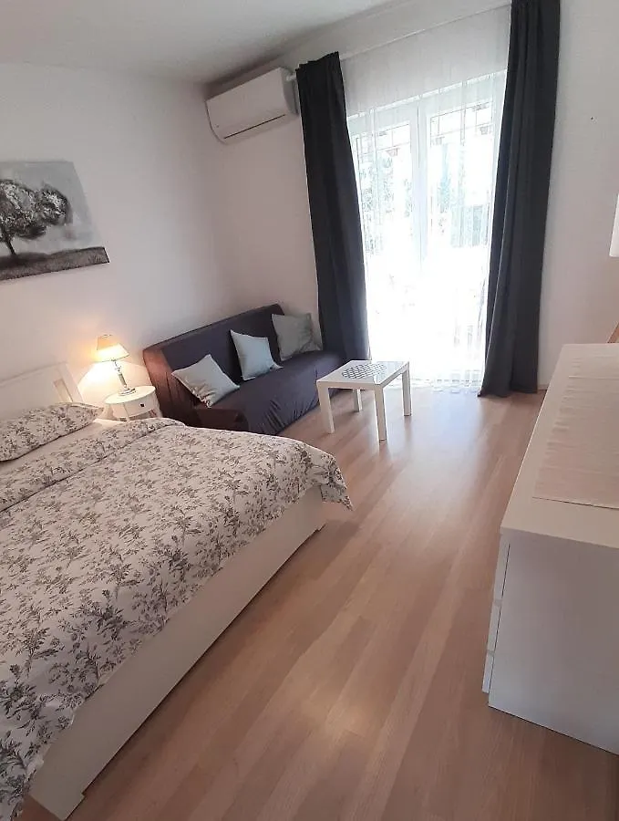 Mare Apartment Porec 0*,
